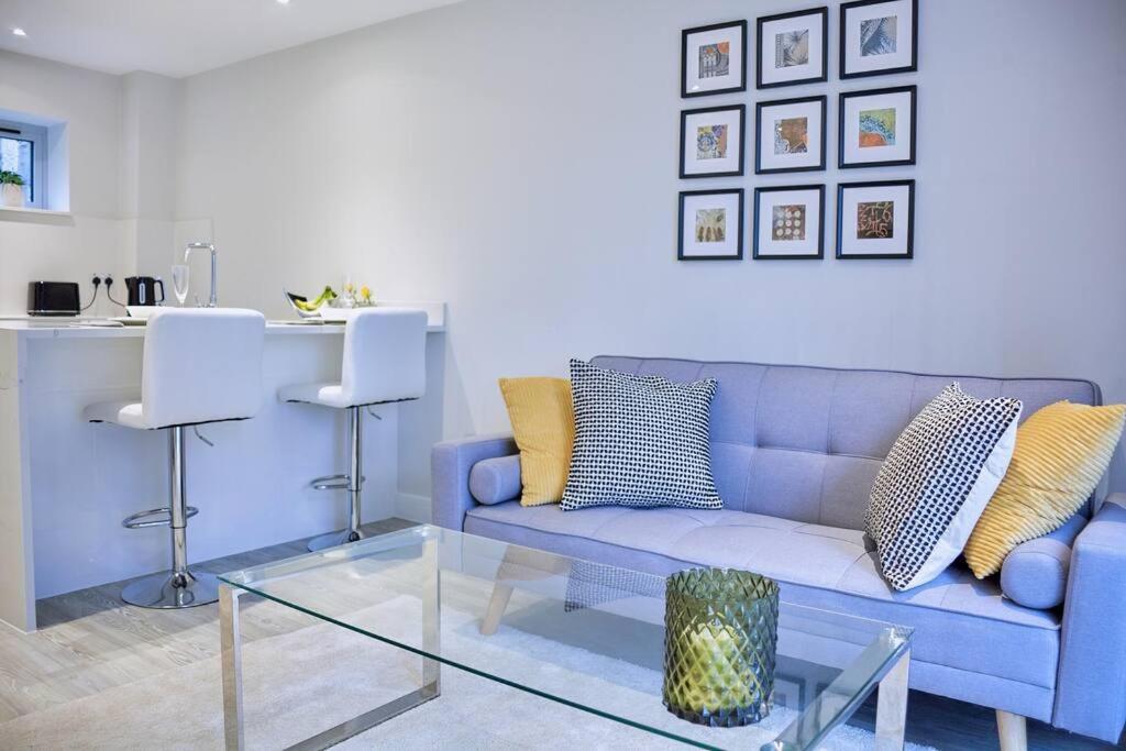Gorgeous Apartment, 5 Mins From Canada Water, Not Lewisham As Listed! Apartament Londra